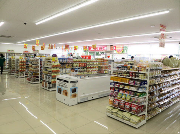 How Japan's Food Culture and Convenience Stunned Visitors from America